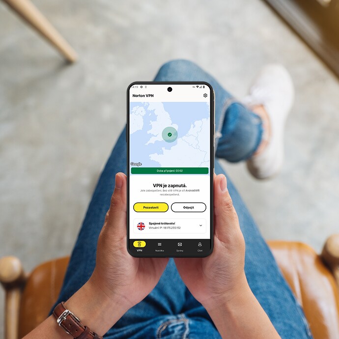 Telefon s „VPN je zapnutá“ na obrazovce